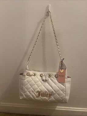 Juicy Couture Cream Quilted Shoulder Bag with Gold Chain